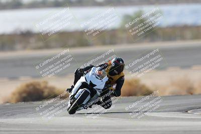 media/Nov-16-2025-Race Pace (Sun) [[8c5fa54630]]/Non Verified Riders (1st 20 Minutes)/1-Turn 14 (10am)/